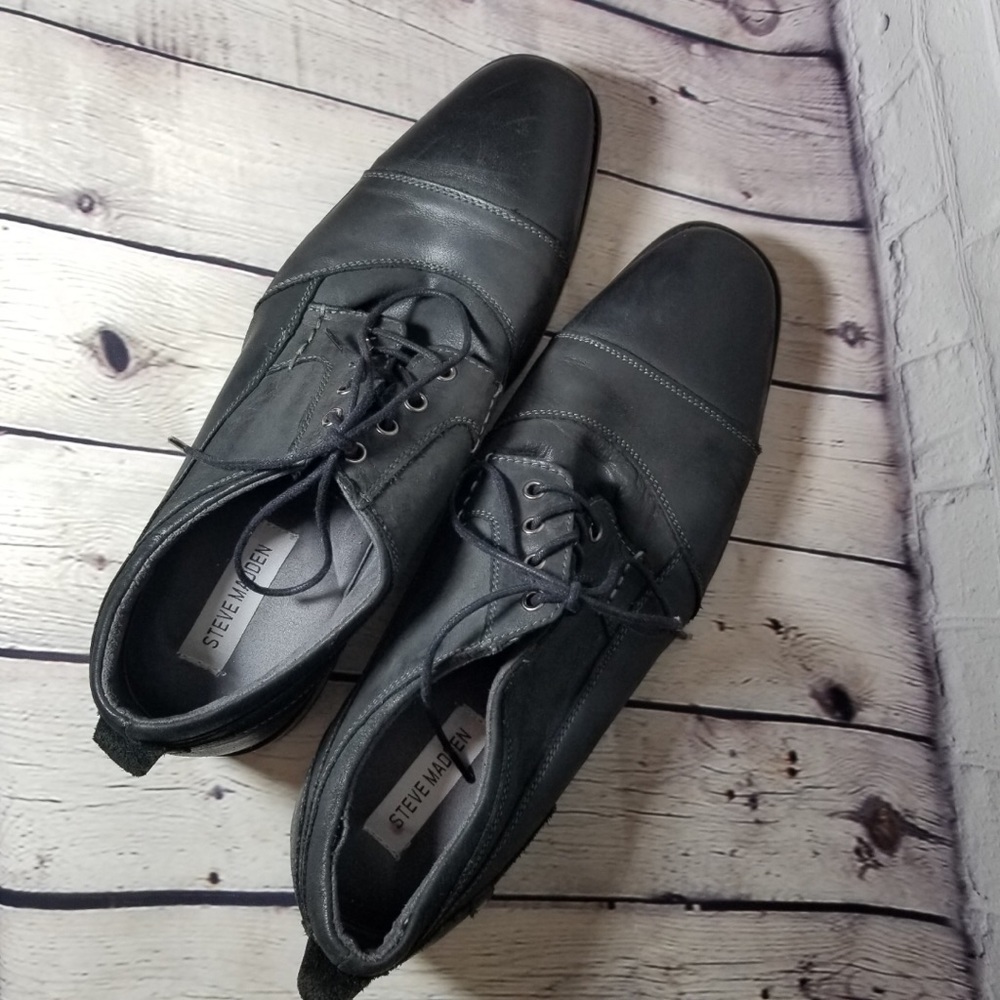 Men’s 10.5 Steve Madden black leather dress shoes